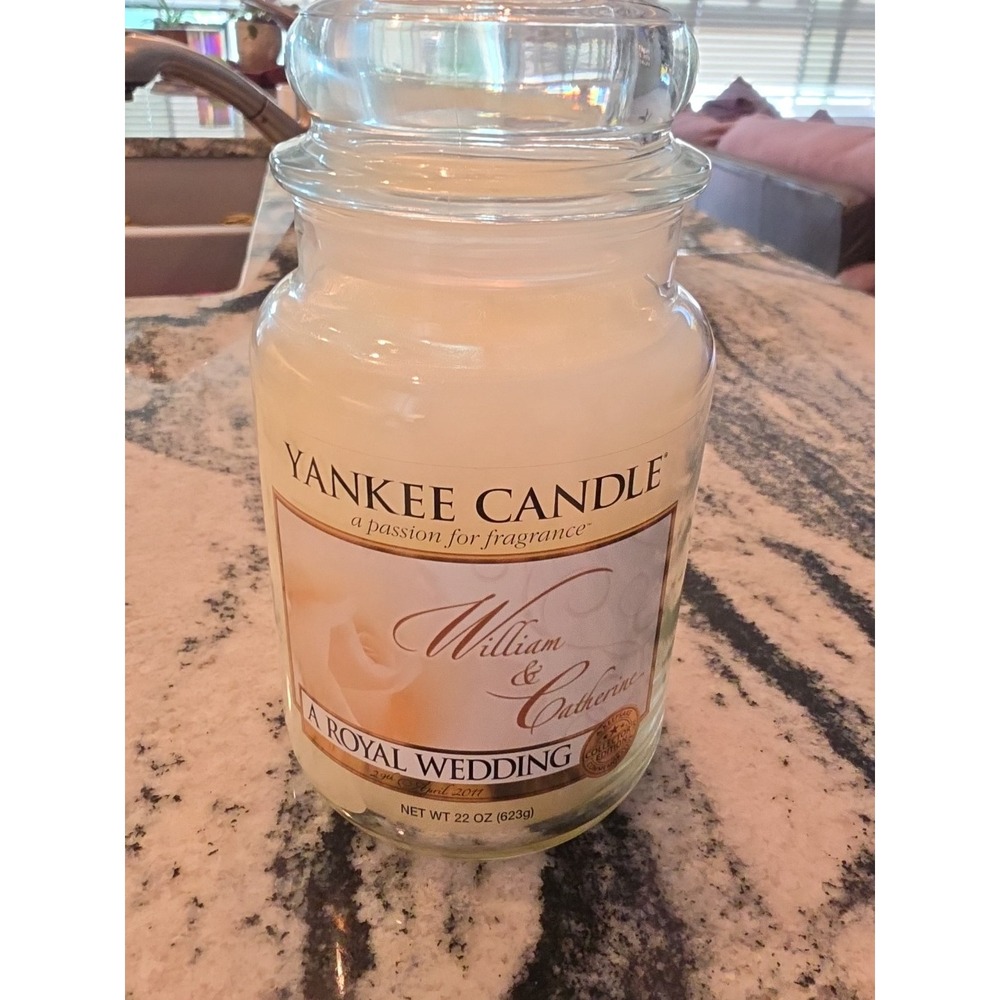 Rare Yankee Candle 22 OZ Royal Wedding Day William Catherine Jar Candle Unburned